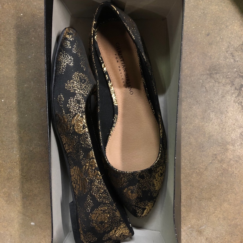 NIB Christian Siriano Gold Embroidered Flats
